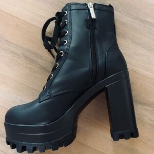 Women's Black Block Heel Lace Up Botties